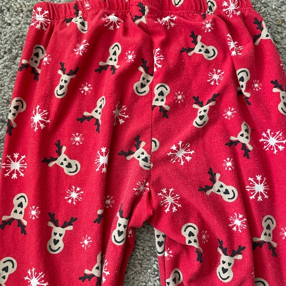 FREE WITH PURCHASE Women’s Christmas Reindeer Leggings - Picture 4 of 8